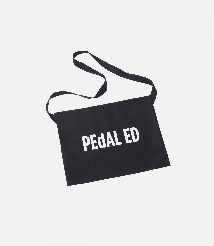 cycling musette front pedaled