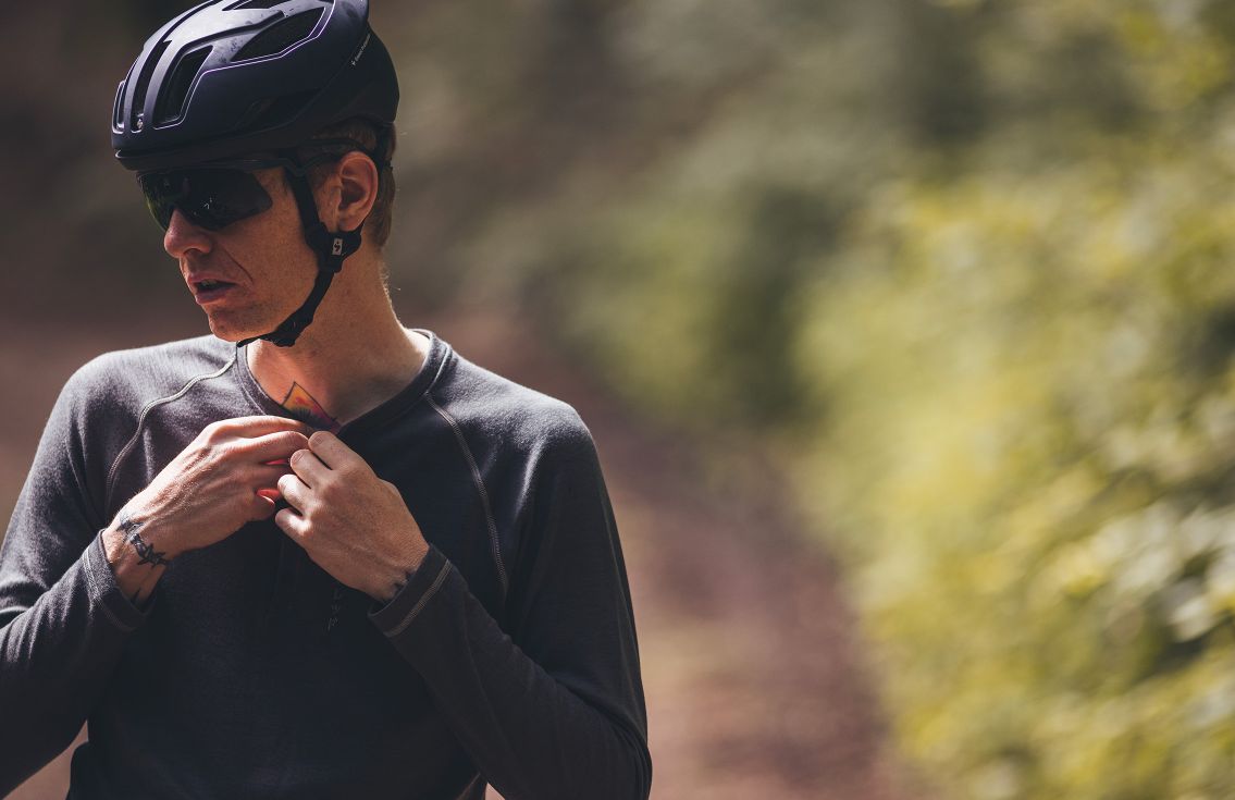 all road merino long sleeve jersey raven jary in action pedaled