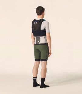 cycling adventure hydro vest odyssey total body back pedaled