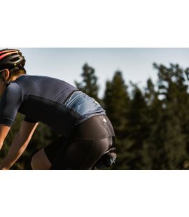 men cycling jersey navy mirai in action pedaled