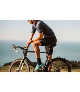 men lightweight cycling bibshorts charcoal grey mirai in action pedaled
