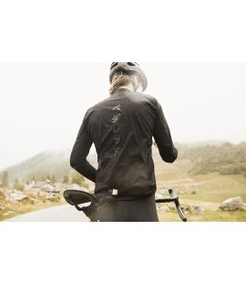 all weather woman jacket rain mirai pedaled collection 2020 in action