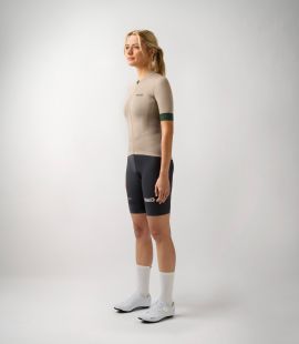 women cycling jersey desert essential total body front | PEdALED

