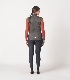 women cycling vest alpha grey essential total body back | PEdALED
