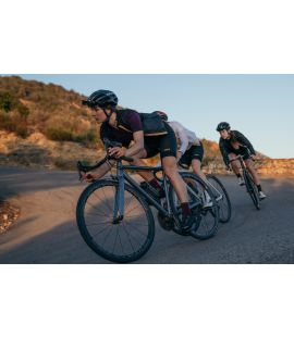 women packable cycling vest black vesper pedaled action