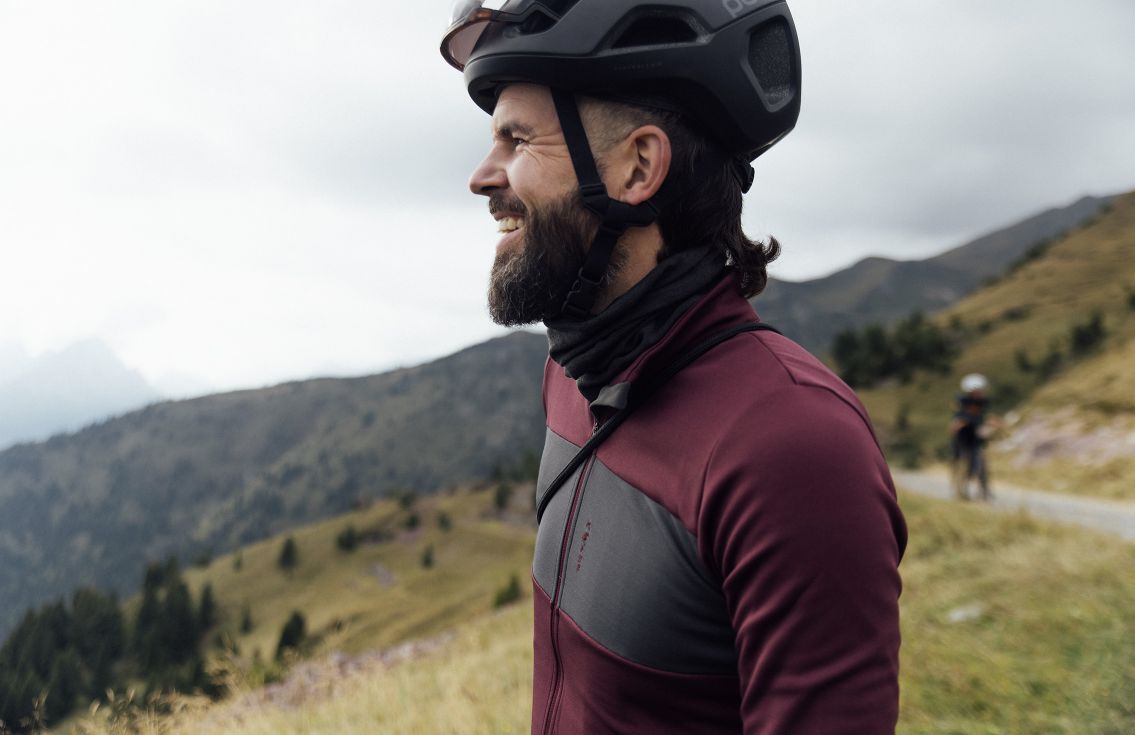 merino neck warmer raven essential in action pedaled