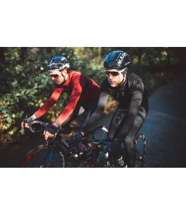men winter cycling skull cap black yuki pedaled action